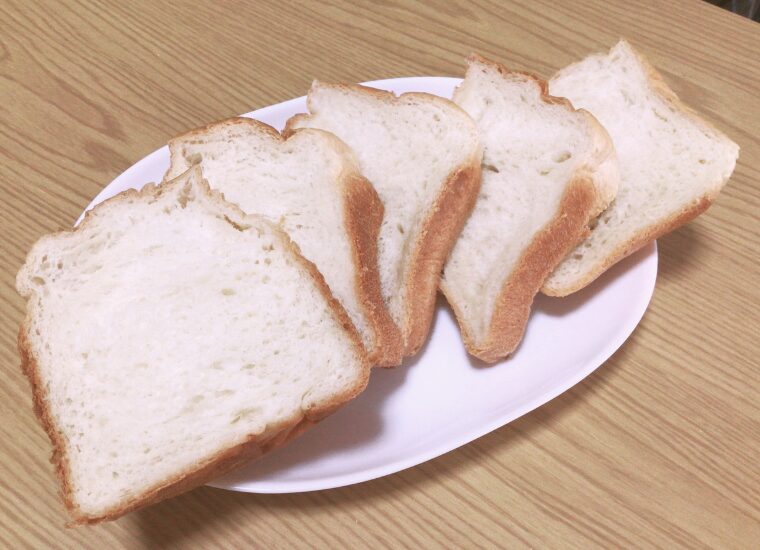 ホームベーカリー パン 切ったところ